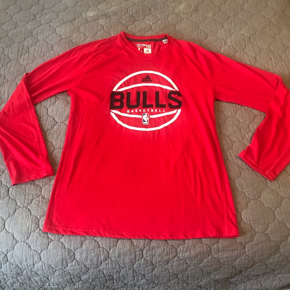 adidas Chicago Bulls long sleeve tee, size large